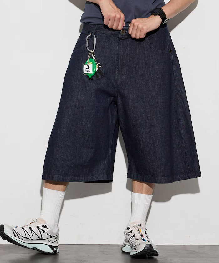 FREAK'S STORE
Wide silhouette, one-wash, curved denim cropped Pants