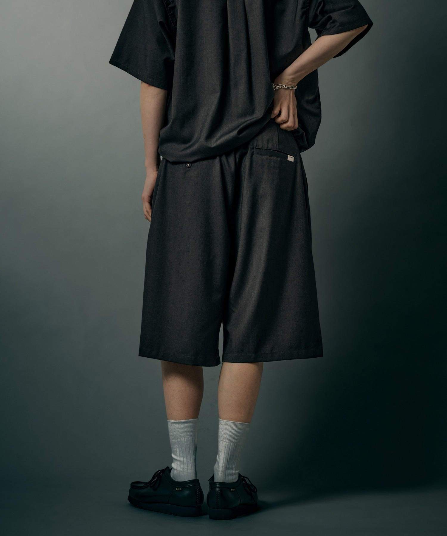 WETTEMPT
FUNCTIONAL 1 TUCK HALF SLACKS