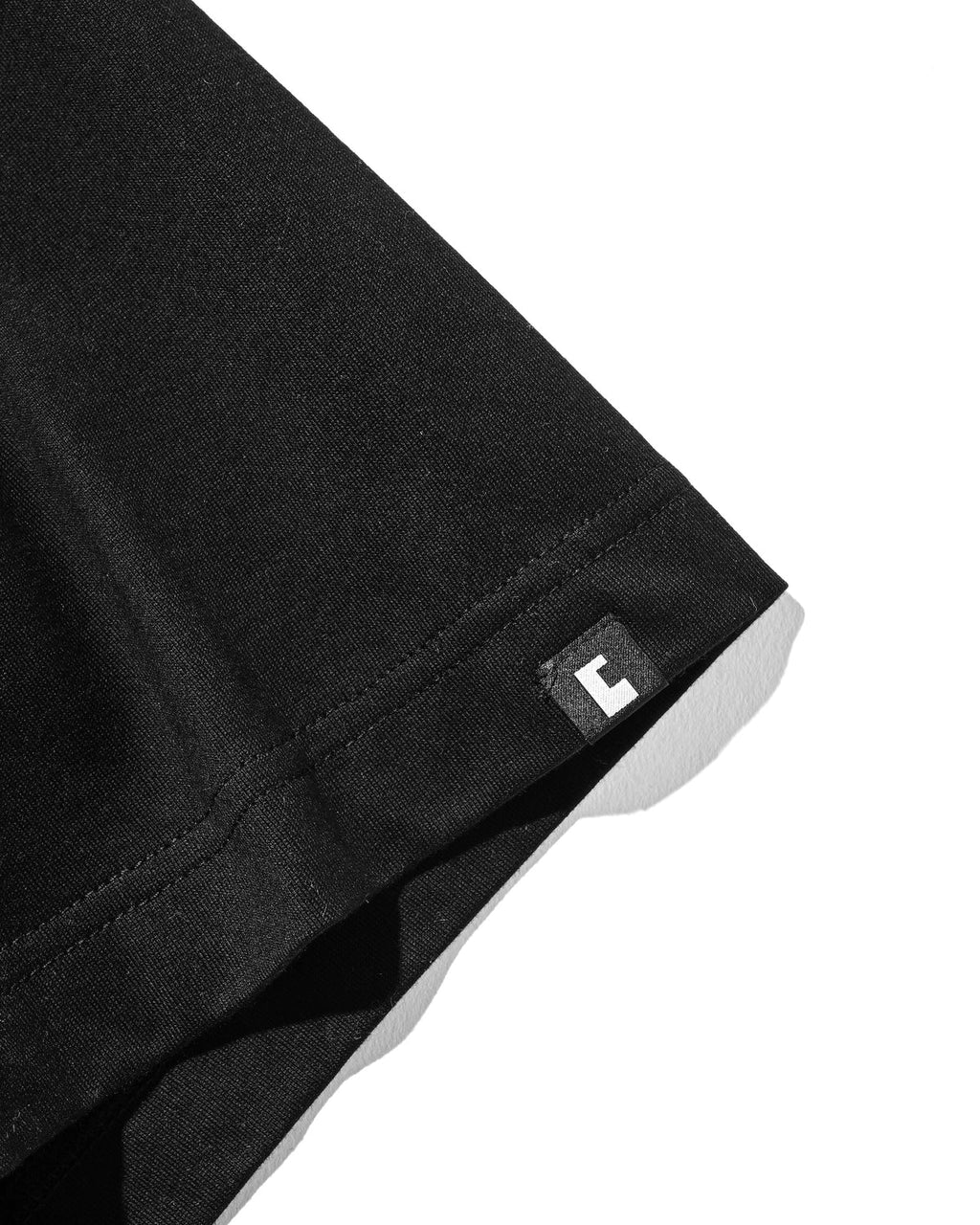 新款預訂 CLESSTE
ENBROIDERY MASSIVE T-SHIRT WITH DRAWSTRINGS