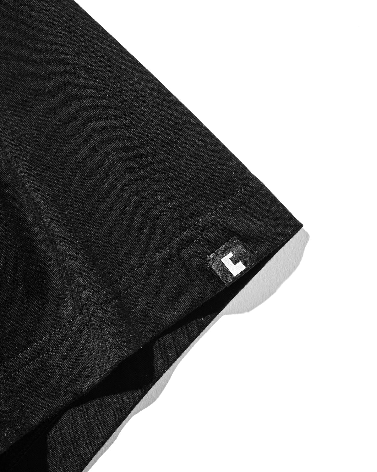 新款預訂 CLESSTE
ENBROIDERY MASSIVE T-SHIRT WITH DRAWSTRINGS