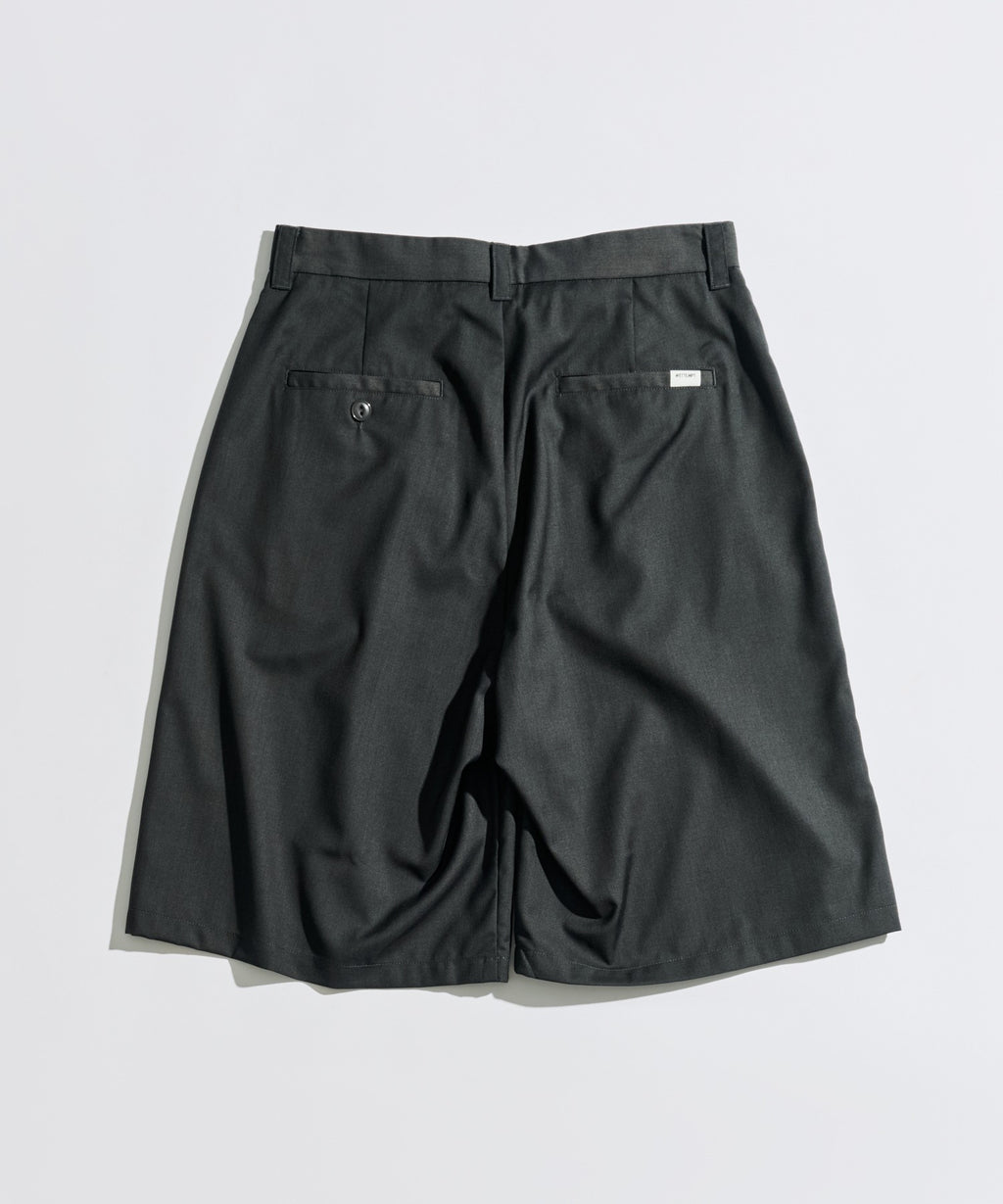 WETTEMPT
FUNCTIONAL 1 TUCK HALF SLACKS