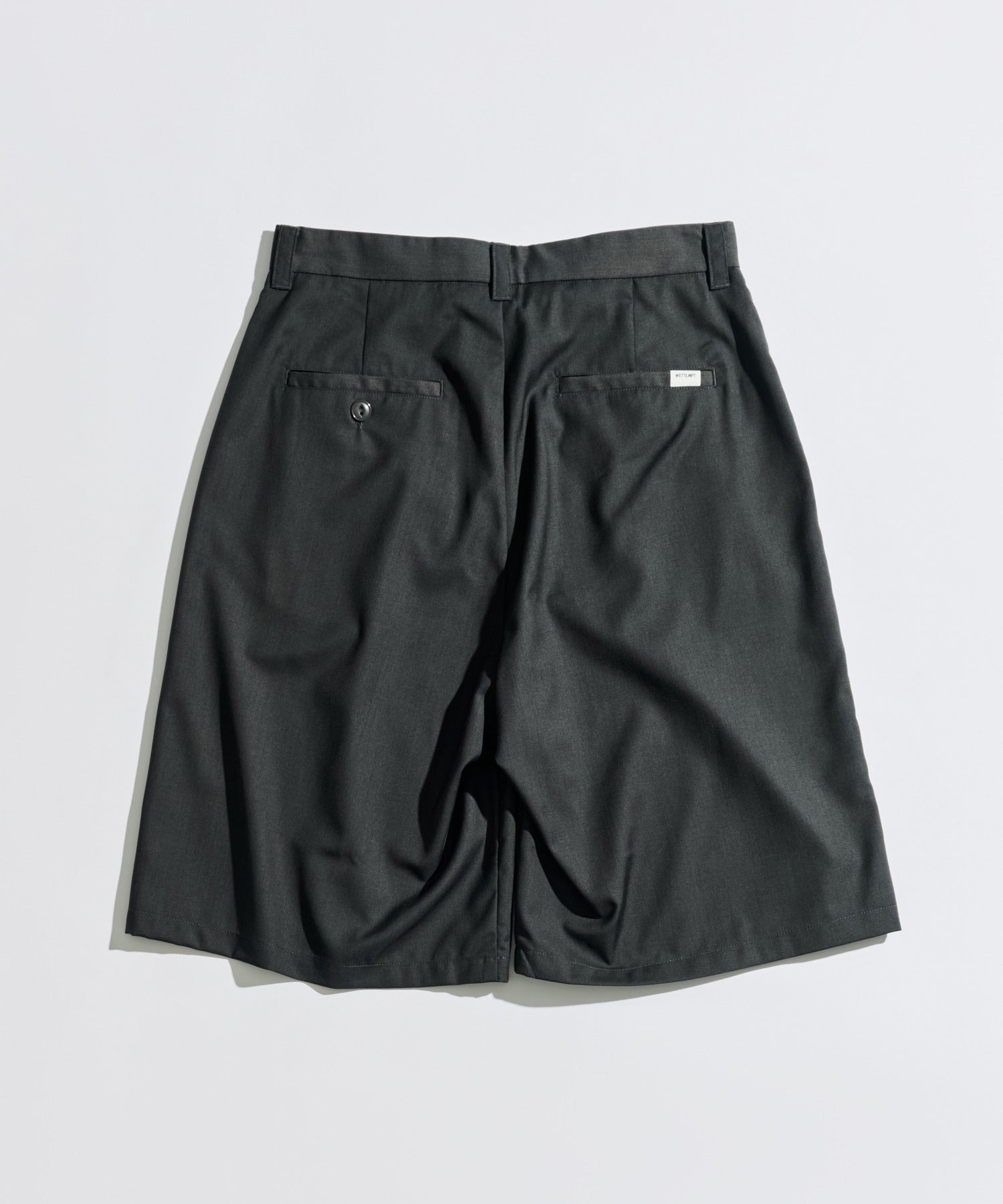 WETTEMPT
FUNCTIONAL 1 TUCK HALF SLACKS