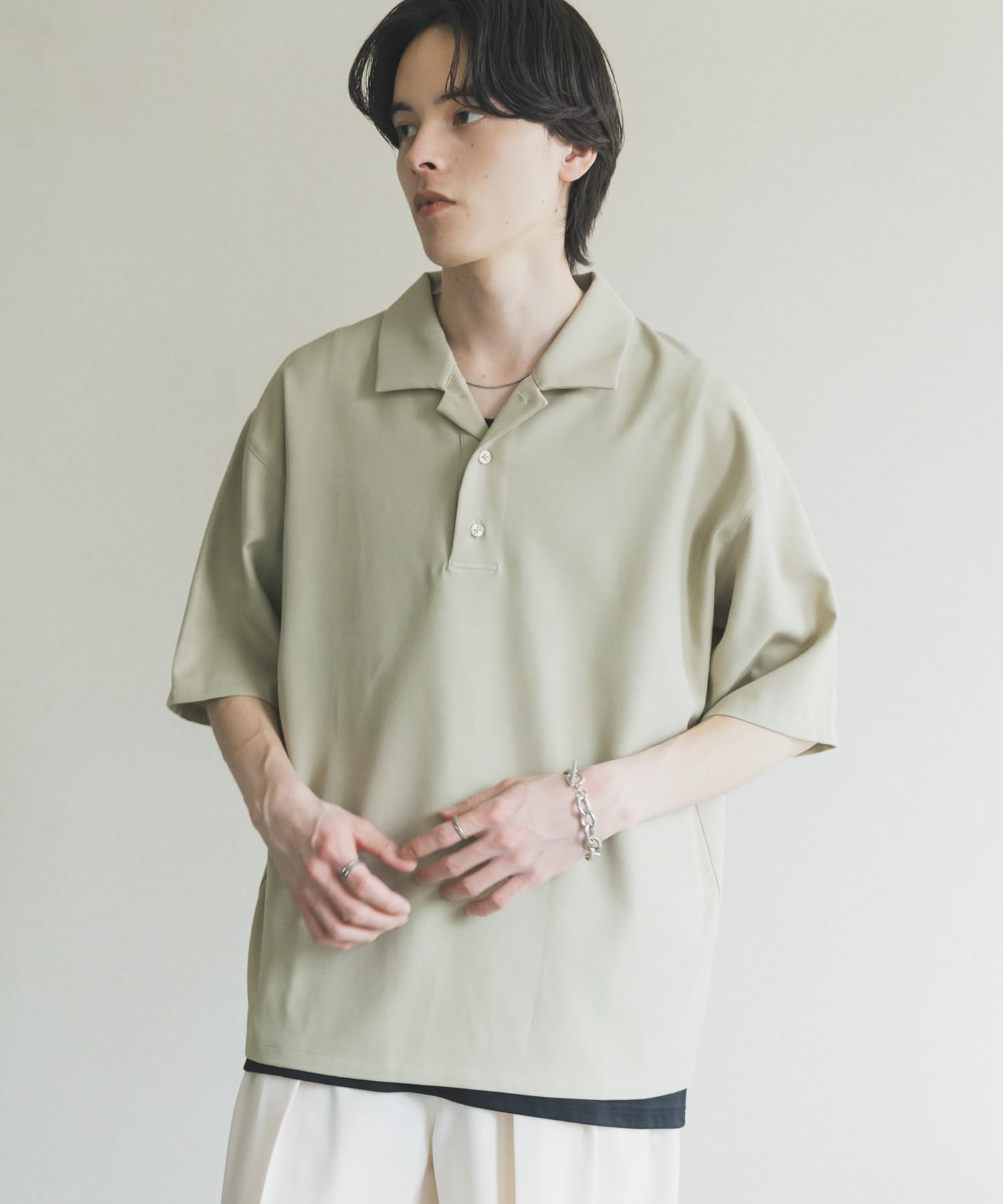 Urban Research SENSE OF PLACE
High Twist Pullover Short Sleeve Shirt