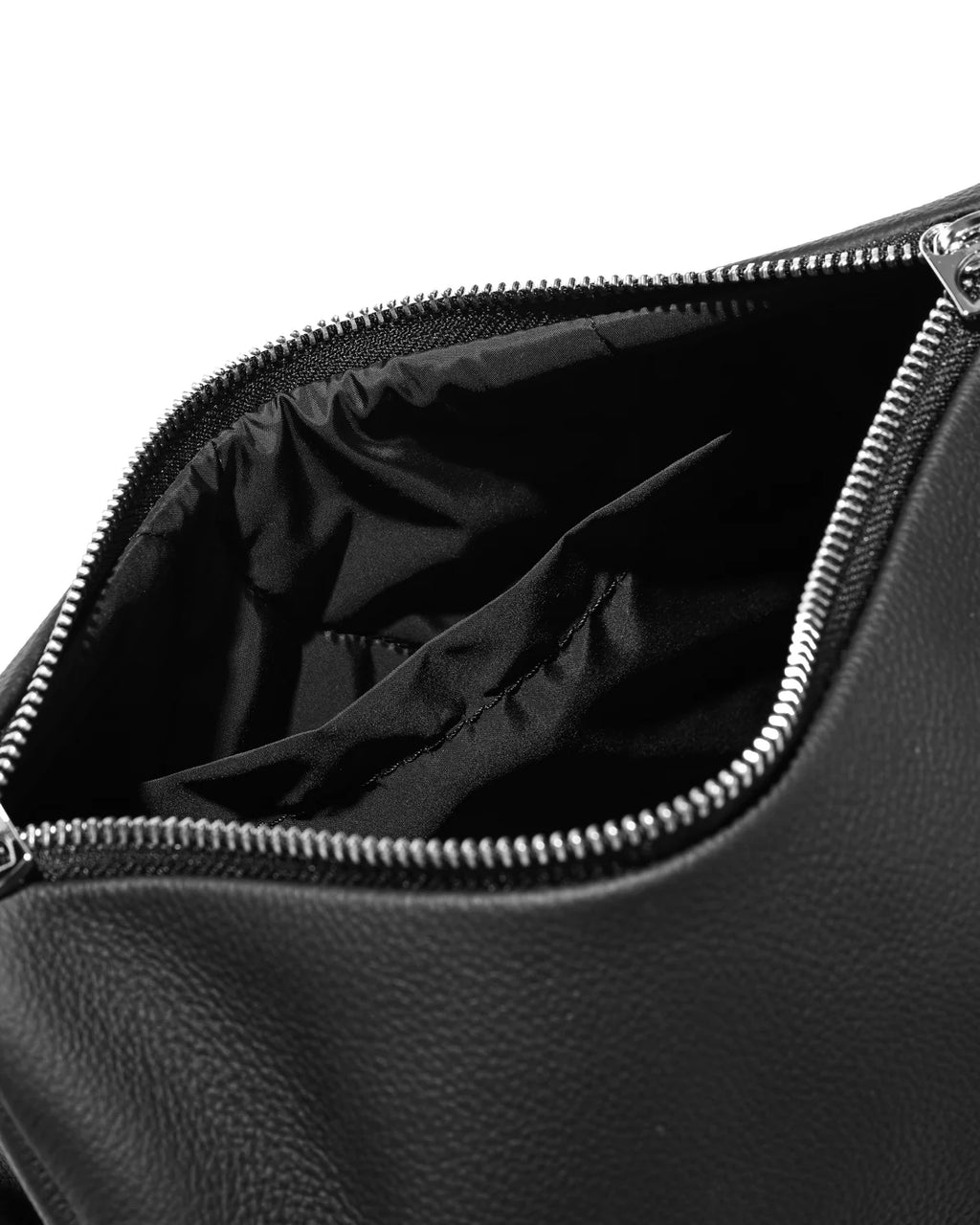 CLESSTE
GRAIN LEATHER DAYOFF BAG MINI