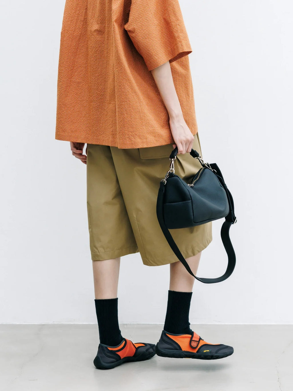 CLESSTE
GRAIN LEATHER DAYOFF BAG MINI