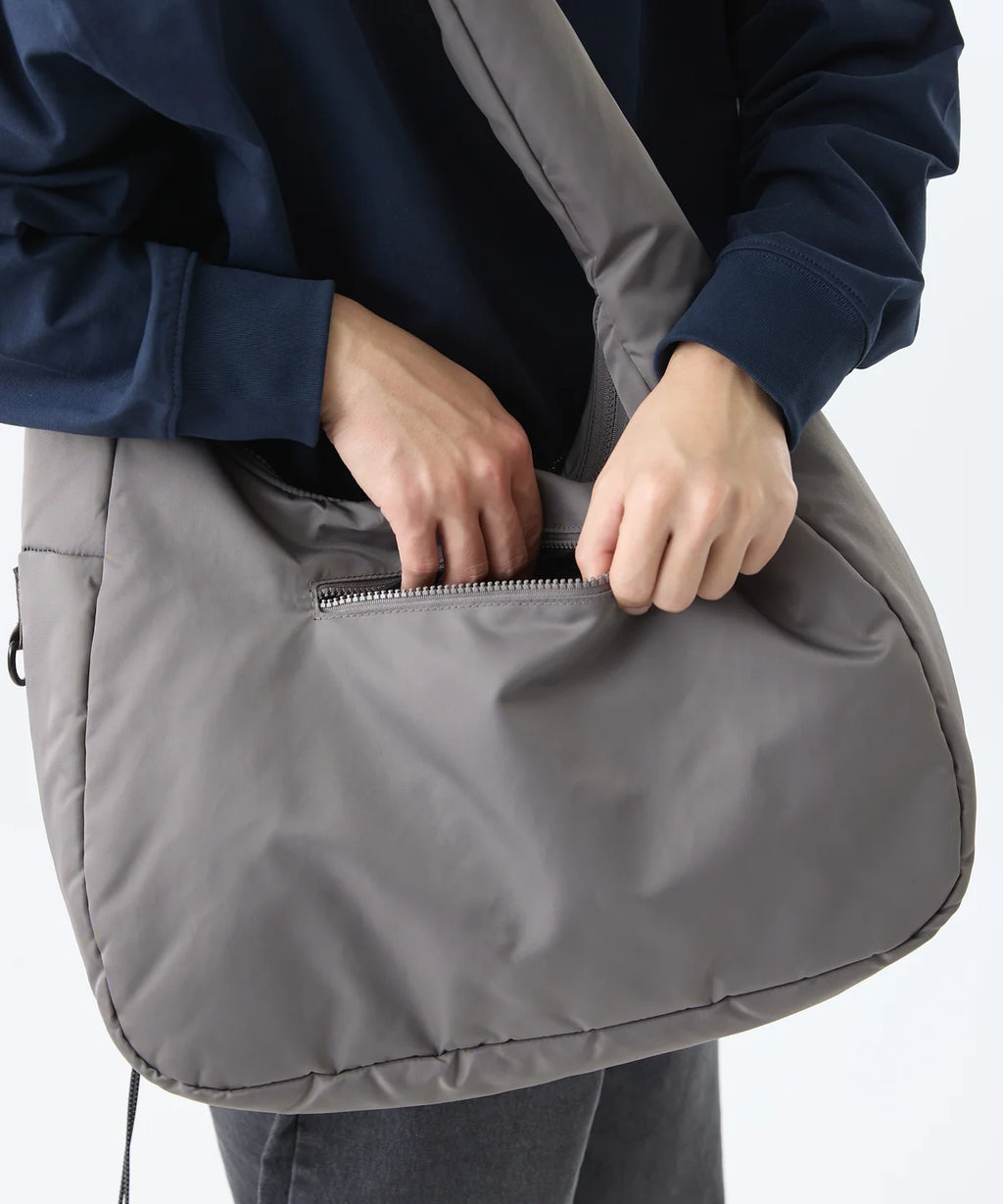 Meltum SOFT SHELL MESSENGER BAG
