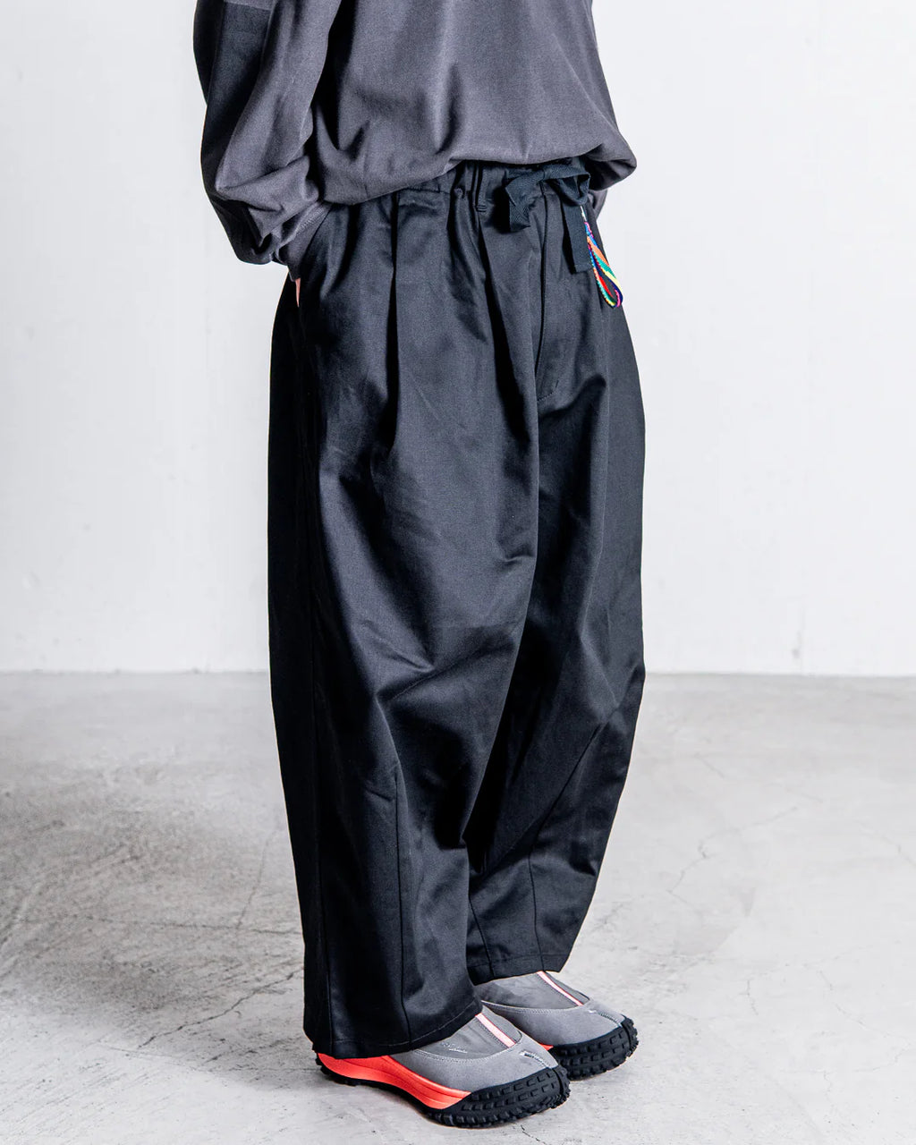 新款預訂 IS-NESSBALLOON EZ PANTS