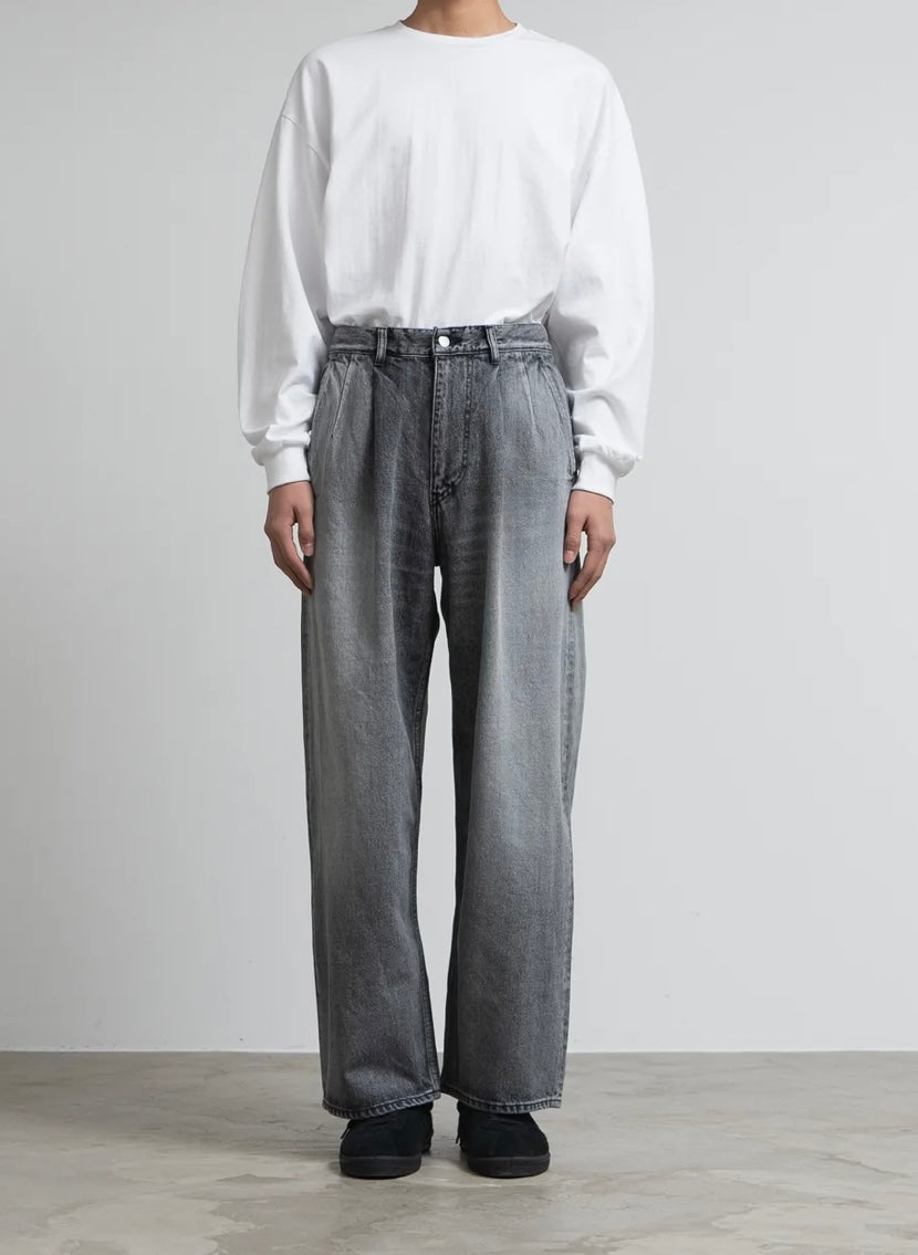 Graphpaper
Selvage Denim Two Tuck Pants -LIGHT FADE-