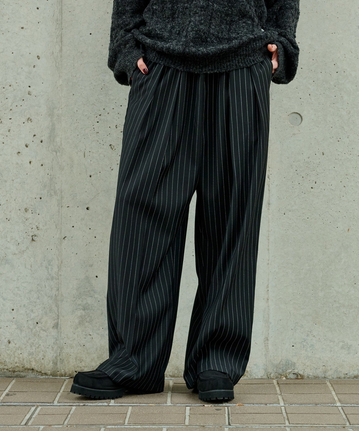 WETTEMPT
2 TUCK EASY STRIPE SLACKS