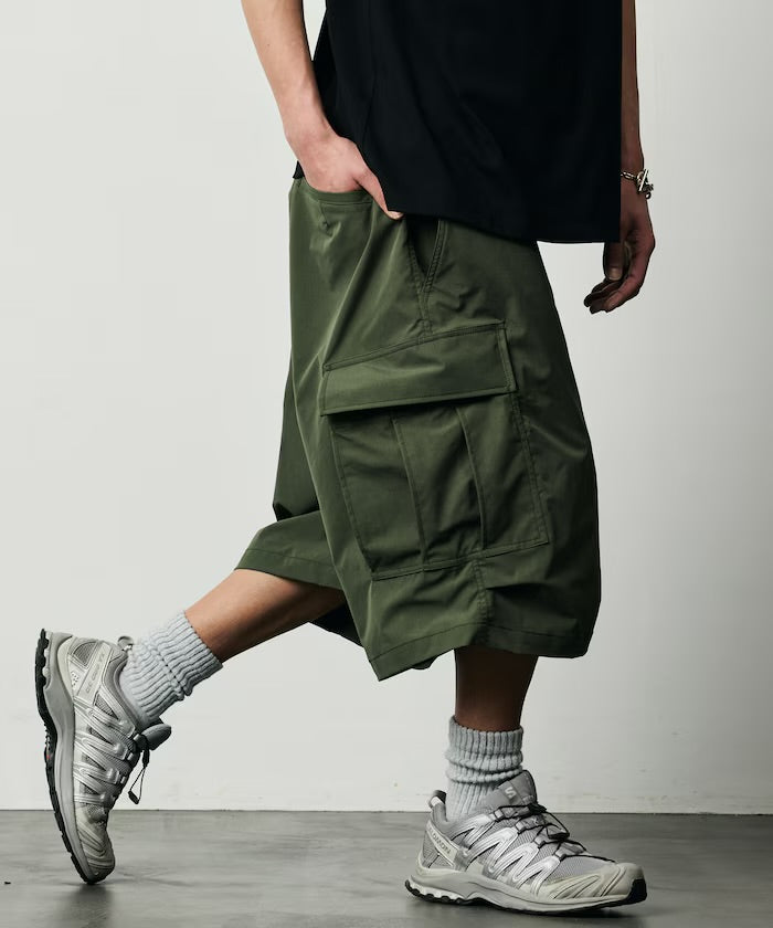 FREAK'S STORE
Quick Dry Fabric Wide-fit Poly Rip-cloth Short Cargo Pants