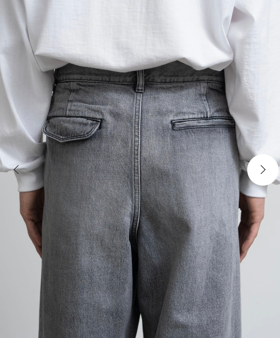 Graphpaper
Selvage Denim Two Tuck Pants -LIGHT FADE-