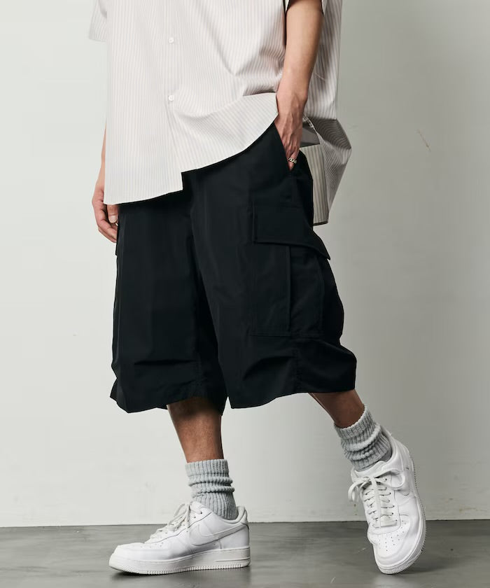 FREAK'S STORE
Quick Dry Fabric Wide-fit Poly Rip-cloth Short Cargo Pants