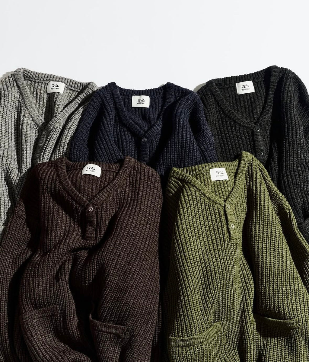 WETTEMPT
HENRY NECK RIB KNIT
