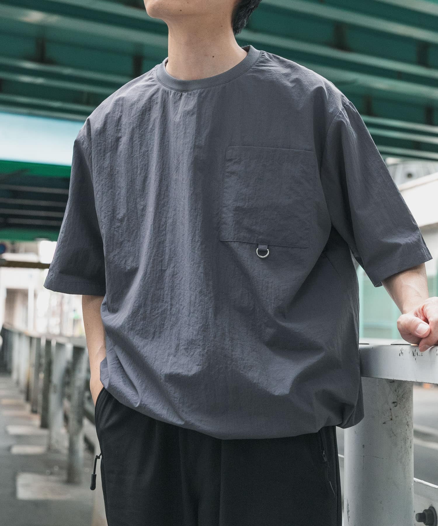 Urban Research Items Contact cold feeling/water repellent/easy care/UV cut" Taslan nylon crew neck drost T-shirt