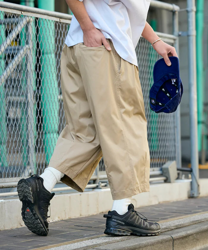 FREAK'S STORE
Easy Care Fabric Wide-leg Two-pleat Three-quarter Length Barrel Shorts