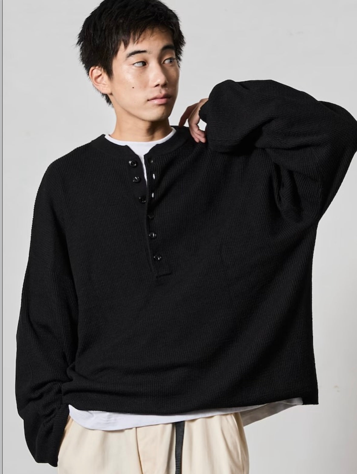 FREAK‘S STORE
Big silhouette deep henley neck Knit