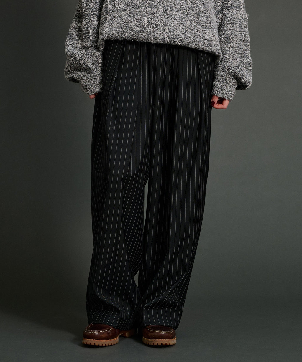 WETTEMPT
2 TUCK EASY STRIPE SLACKS