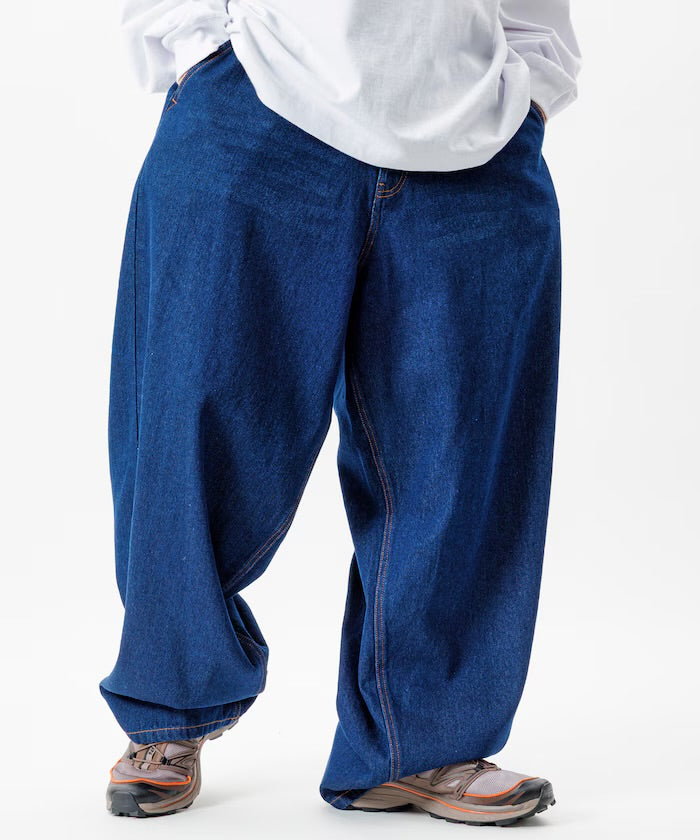 新款預訂 FREAK'S STOREWide silhouette barrel leg denim pants