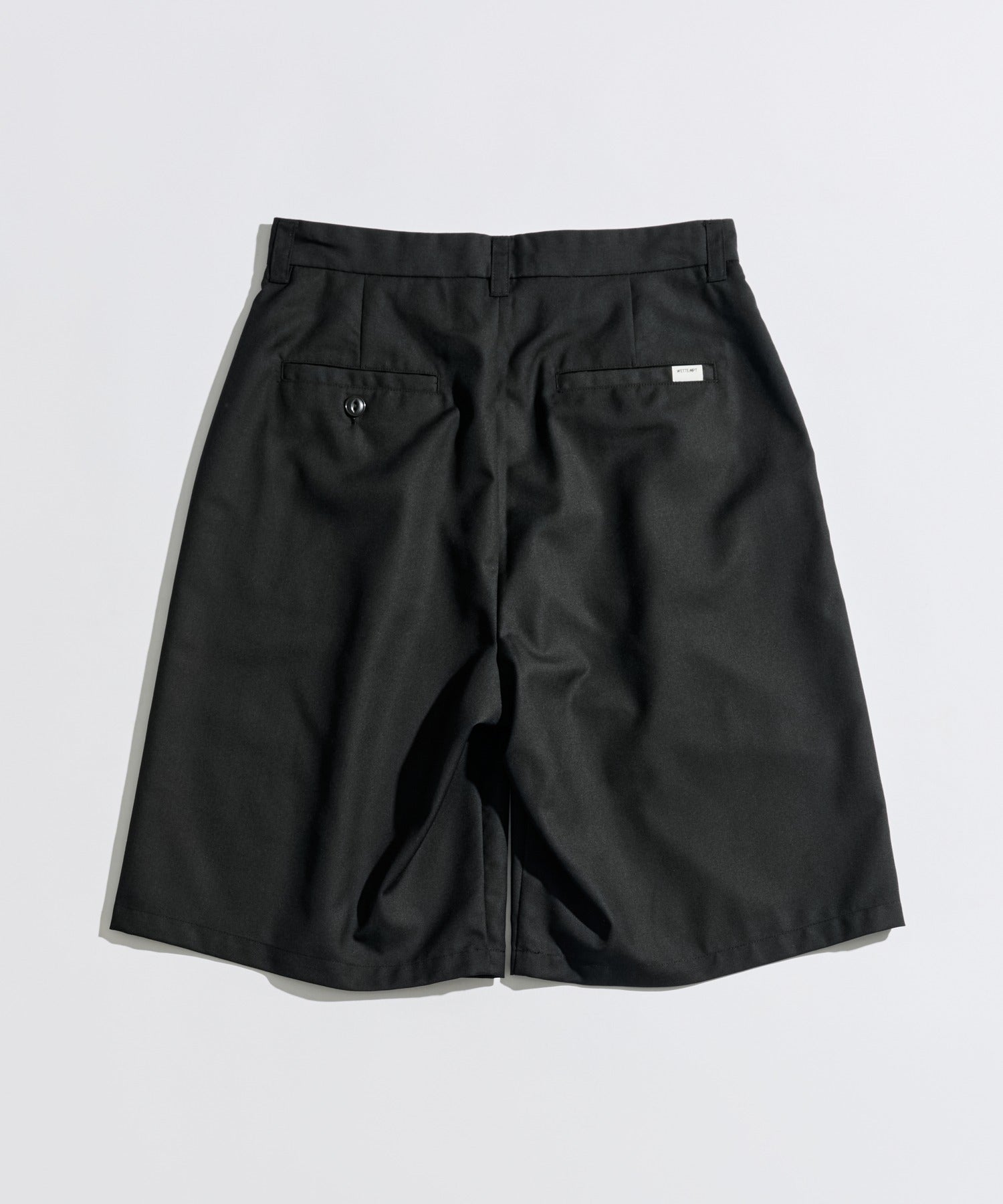 WETTEMPT
FUNCTIONAL 1 TUCK HALF SLACKS