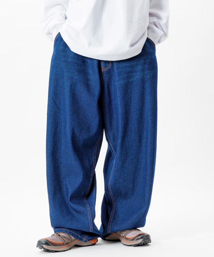 新款預訂 FREAK'S STOREWide silhouette barrel leg denim pants