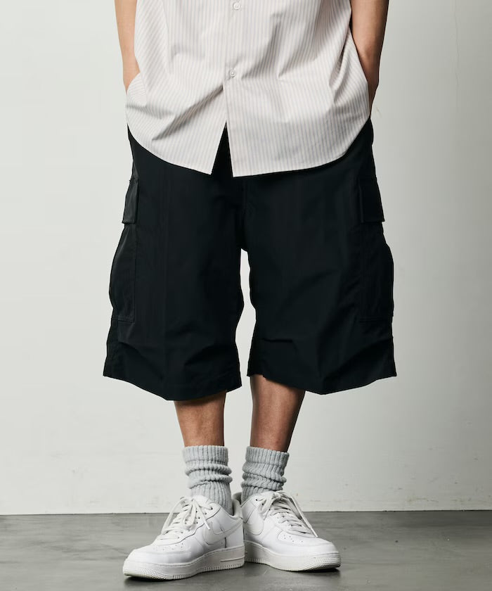 FREAK'S STORE
Quick Dry Fabric Wide-fit Poly Rip-cloth Short Cargo Pants