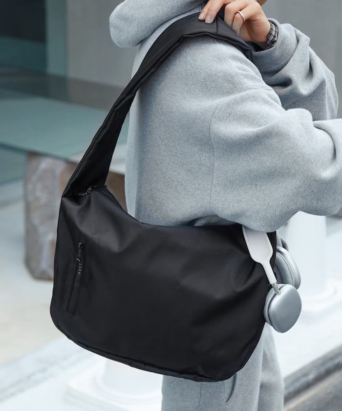 預訂 FREAK'S STORE
Wide strap Shoulder bag