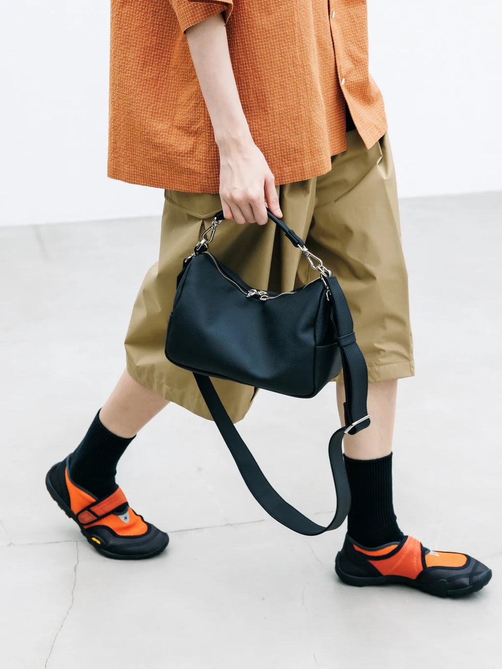 CLESSTE
GRAIN LEATHER DAYOFF BAG MINI