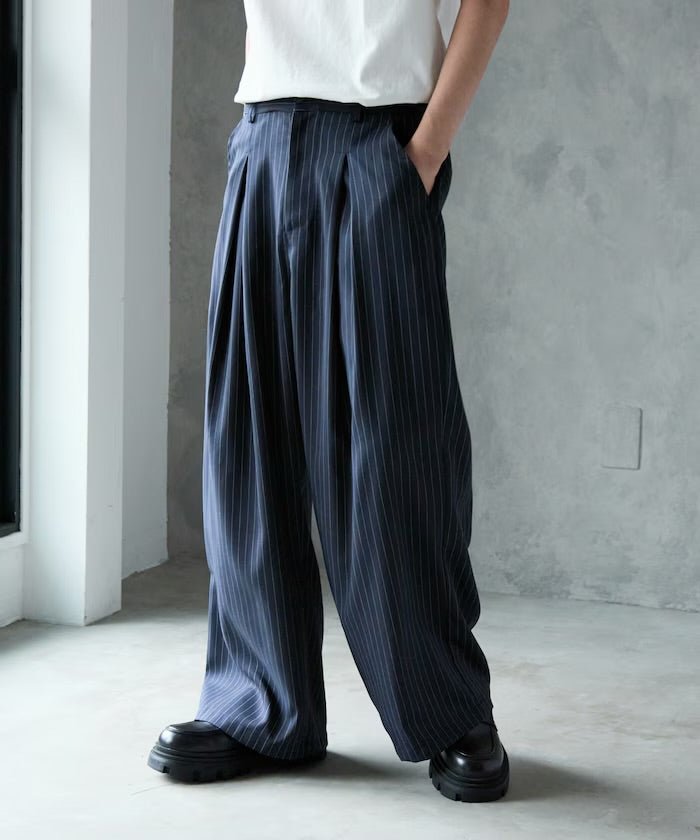 PUBLUX
Tucked wide Slacks