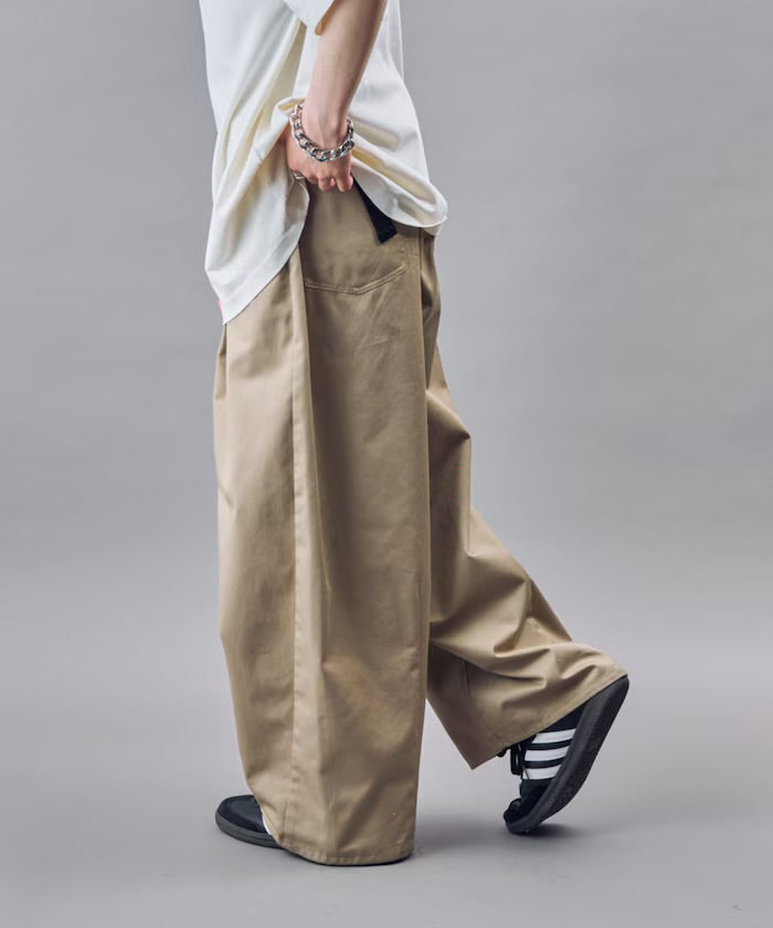 PUBLUX
Tucked twill Pants