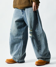 將圖片載入圖庫檢視器 24AW FREAK&#39;S STORE / Wide silhouette distressed curved Denim pants
