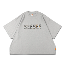 將圖片載入圖庫檢視器 SEE SEE  SUPER BIG FLAT TECH TEE TREE CAMO LOGO 【2-1】【2-2】【2-3】
