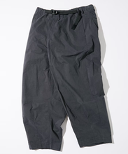 將圖片載入圖庫檢視器 Freak&#39;s Store  / Loose-fit cotton nylon waving Belt cropped Pants
