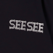 將圖片載入圖庫檢視器 SEE SEE SUPER BIG FLAT TEE REFLECTOR FONT LOGO【10-2】【10-3】
