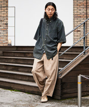 將圖片載入圖庫檢視器 Freak&#39;s Store  / Loose-fit cotton nylon waving Belt cropped Pants
