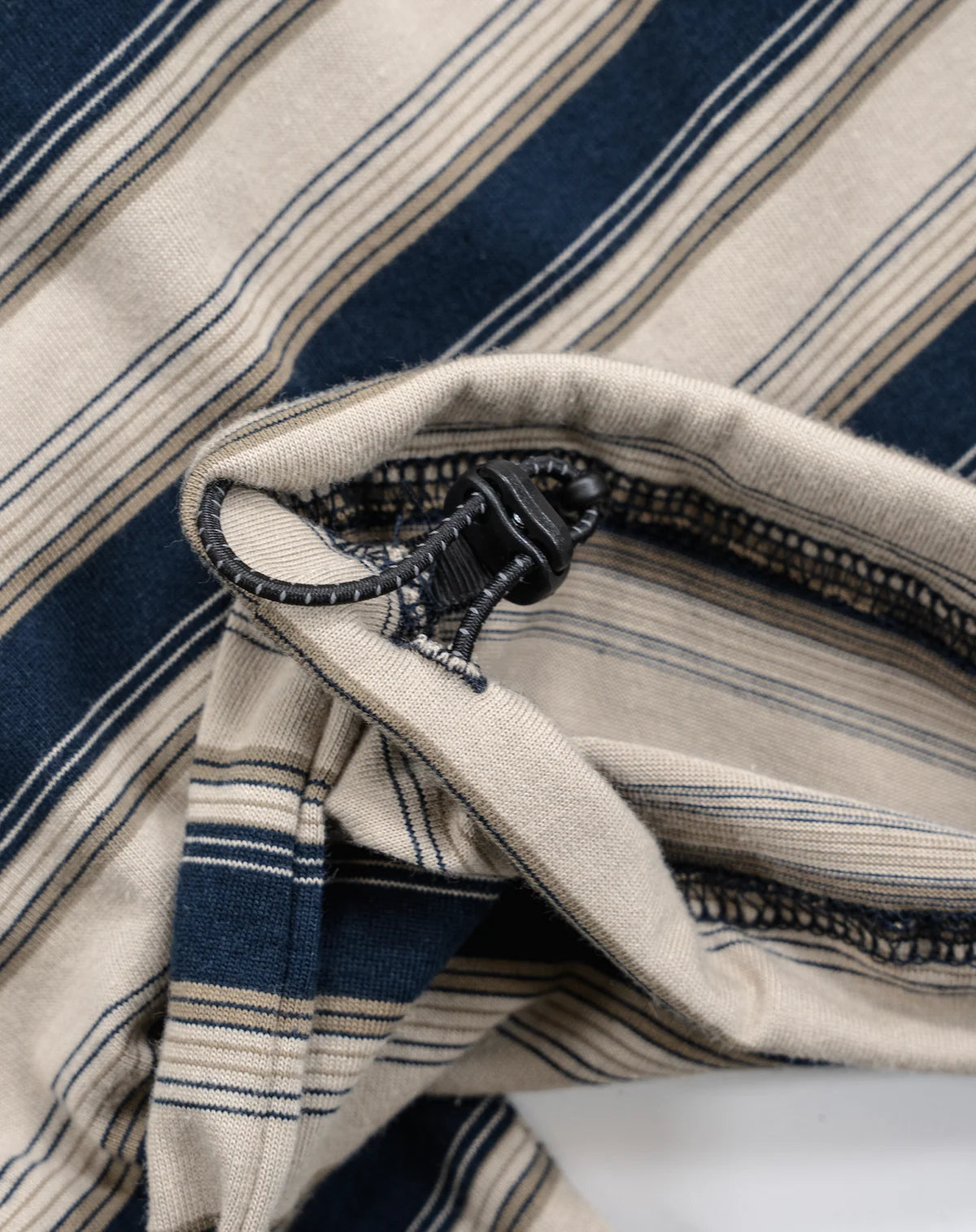 BLUETOWN TOKOY Drawstring Henley Border T-shirt