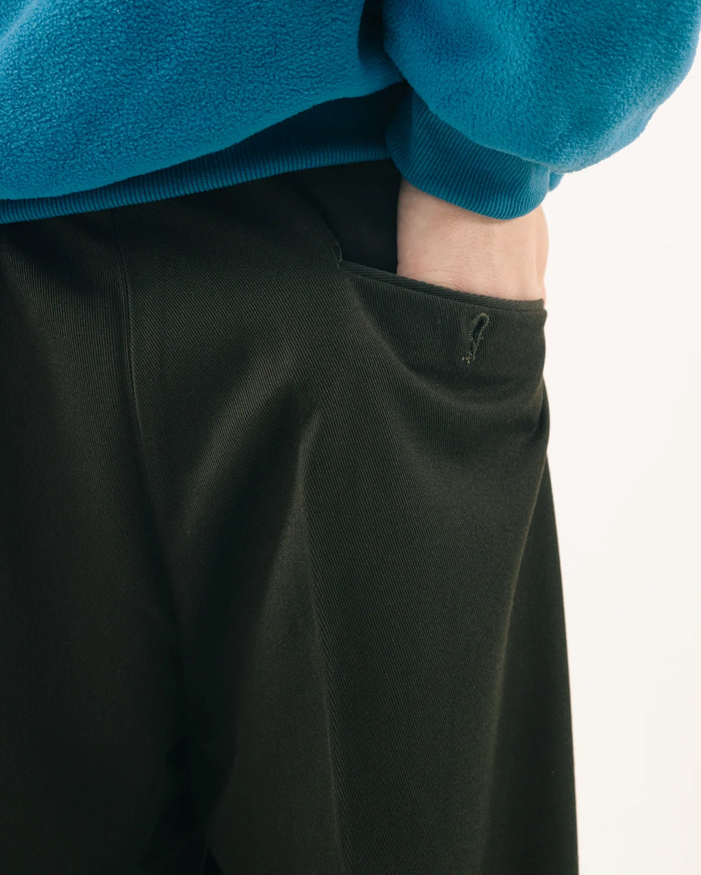 BLUETOWN TOKYO Center-creased, double-pleated trousers