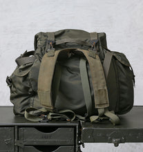 將圖片載入圖庫檢視器 WAIPER.inc / Real USED Austrian Army WATER REPELLENT Backpack
